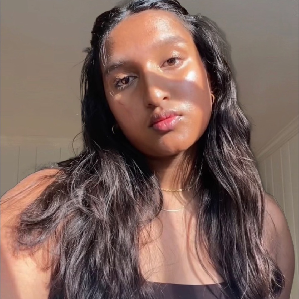 Meet your Posher, Anya